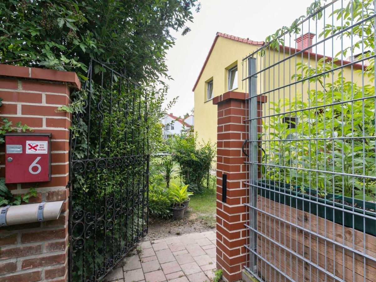 Lively Holiday Home In Wien With Private Garden Exterior foto