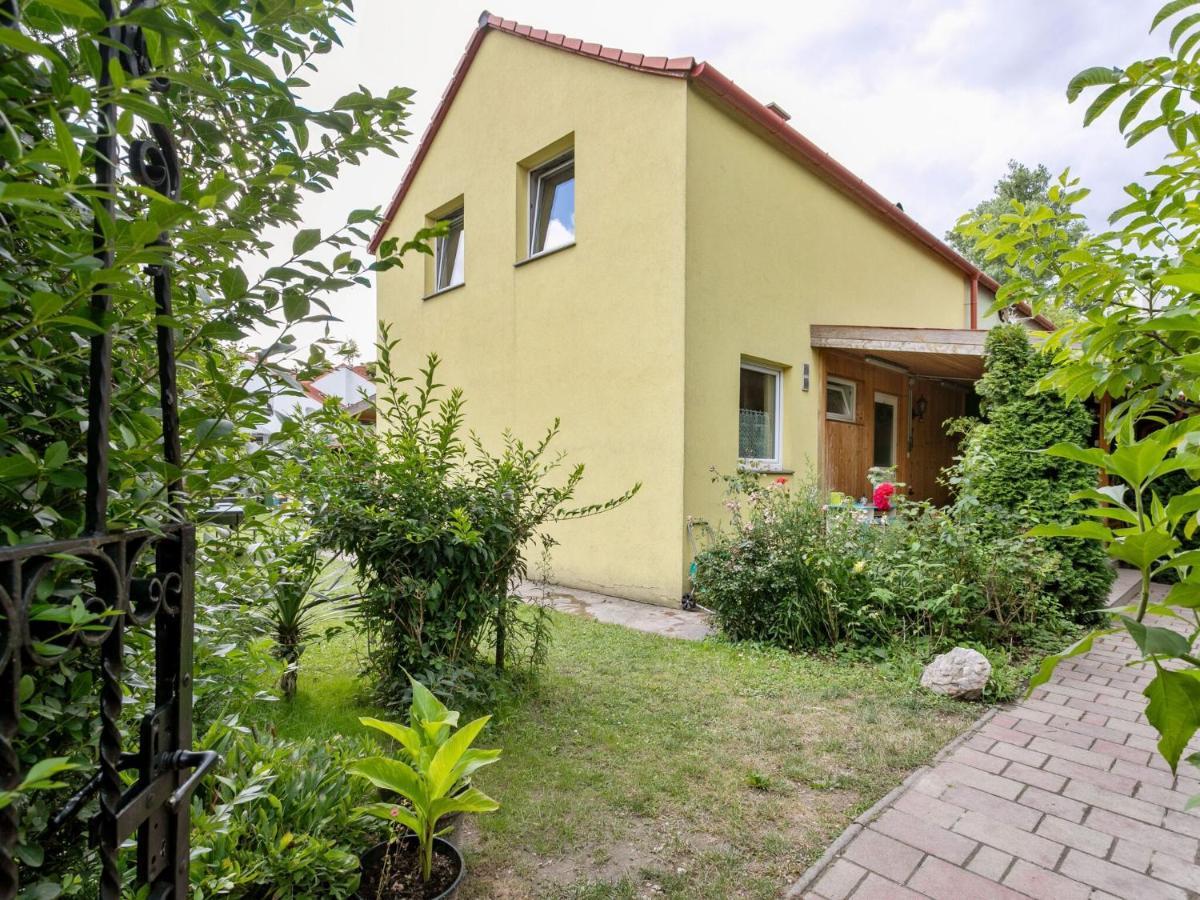 Lively Holiday Home In Wien With Private Garden Exterior foto